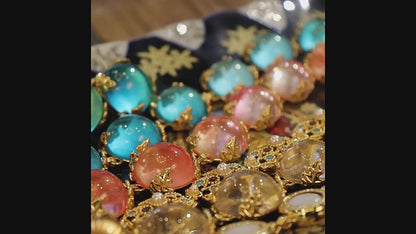 Vintage-Inspired Teardrop Crystal Bracelet